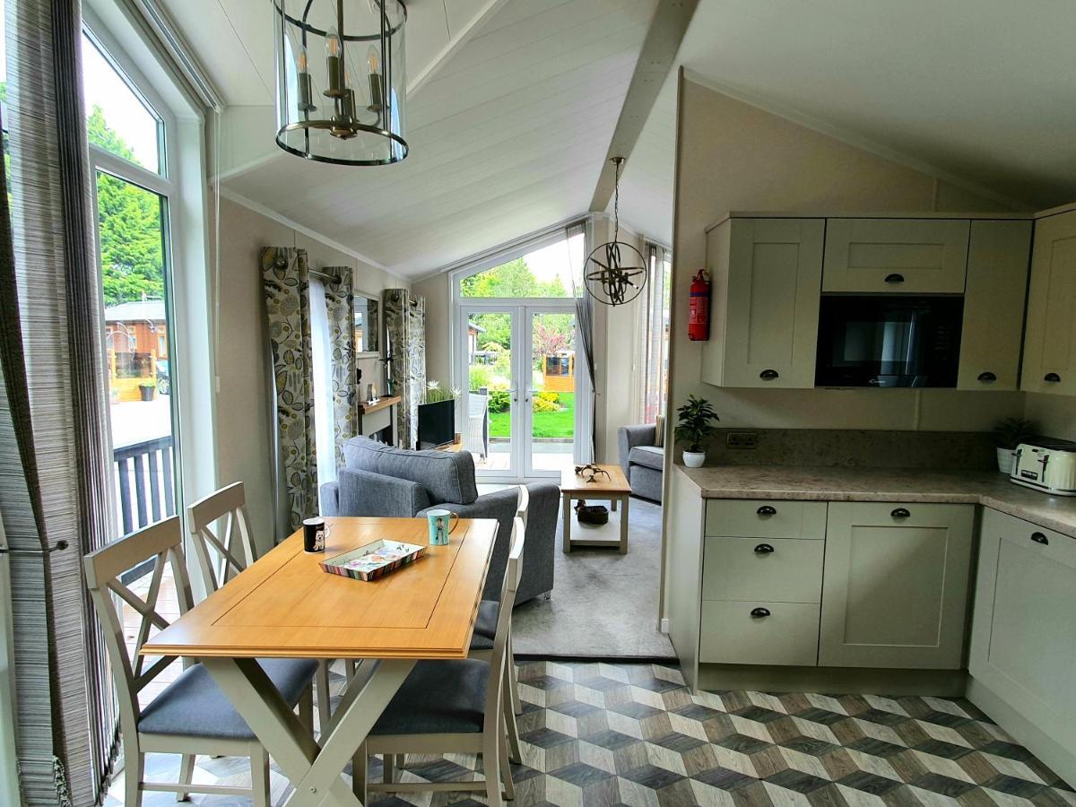 Grand Eagles Luxury Lodge, Auchterarder Perth Buitenkant foto